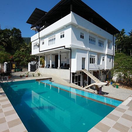 Lavenro Hotel & Resort Денияя Екстериор снимка
